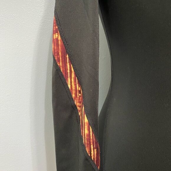 Shape | Performance Zip Neck top - Picture 11 of 16